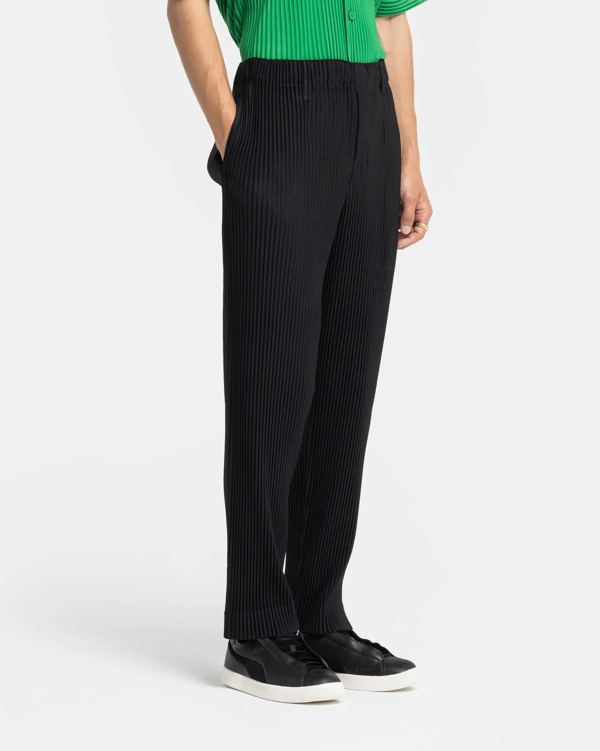 Basic Pleated Trouser in Black