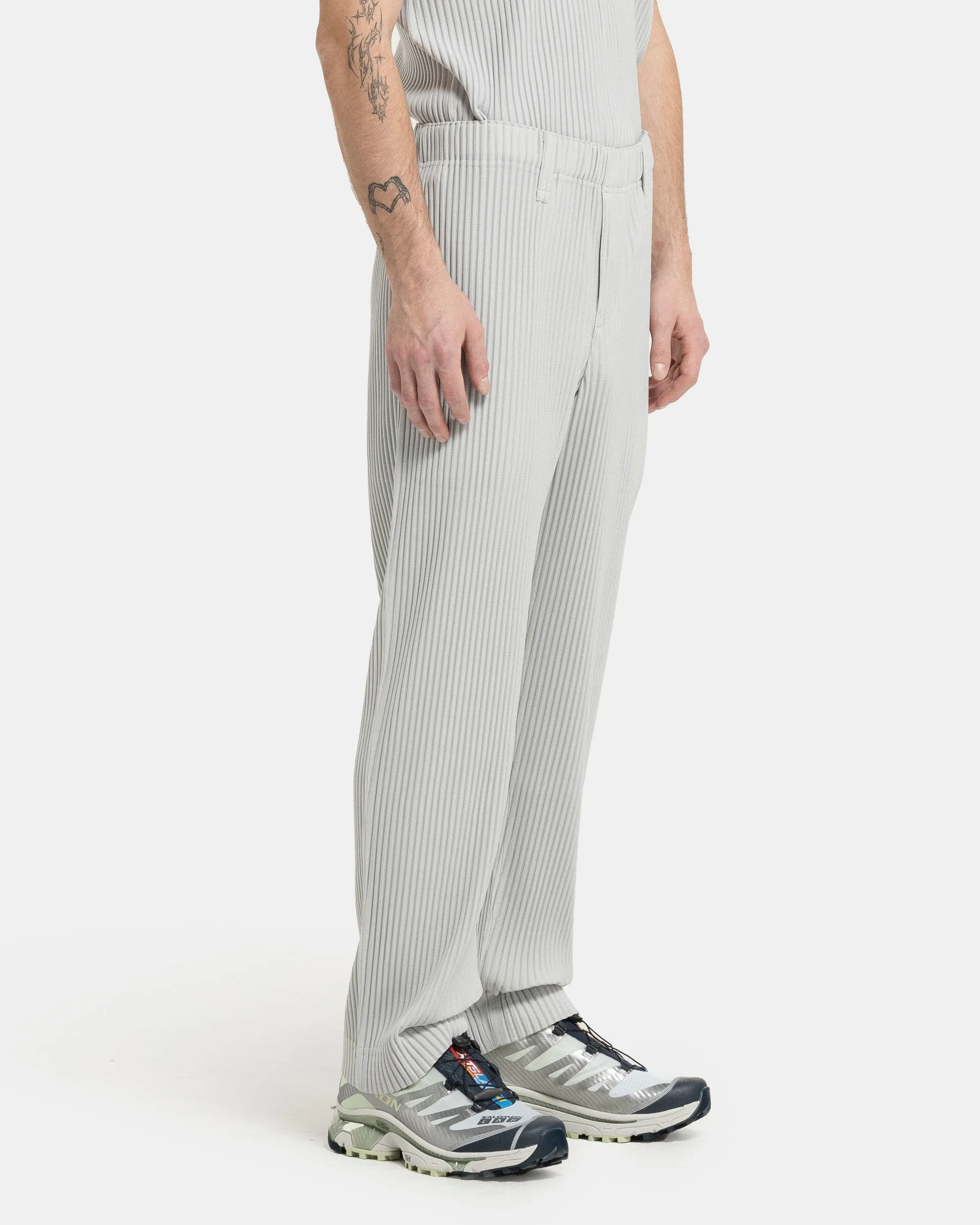 Basic Pleated Trouser in Light Grey