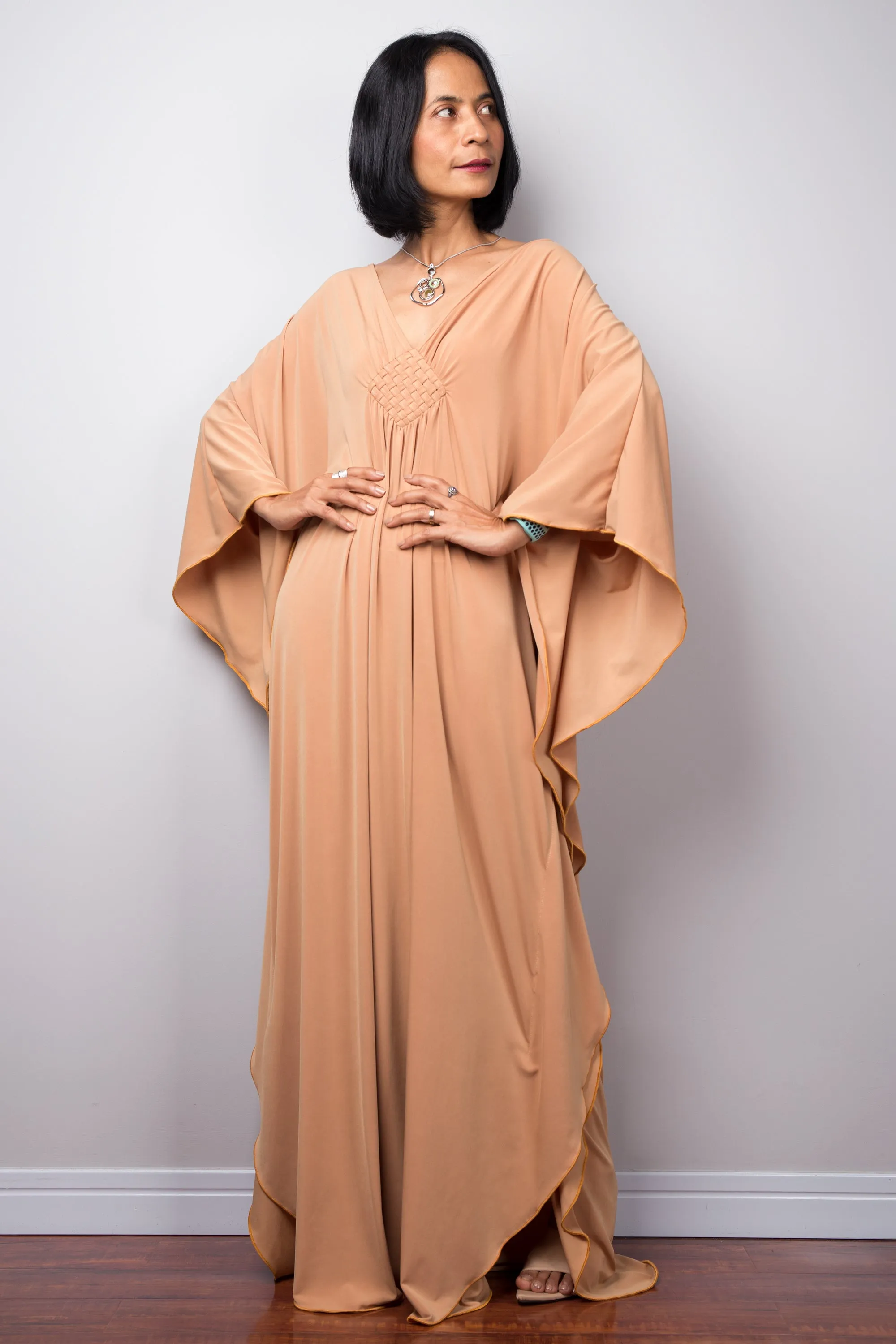 Beige kaftan