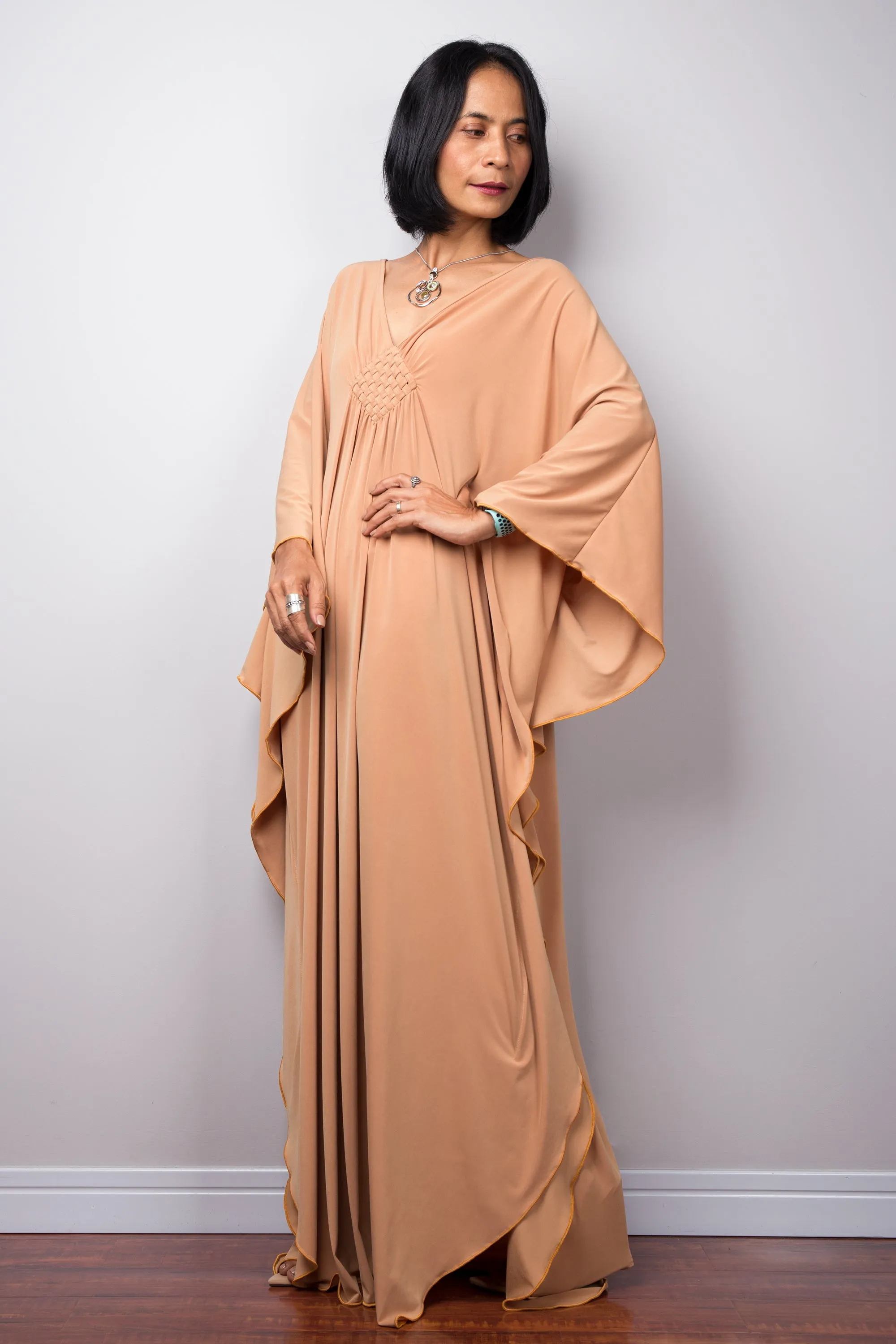 Beige kaftan