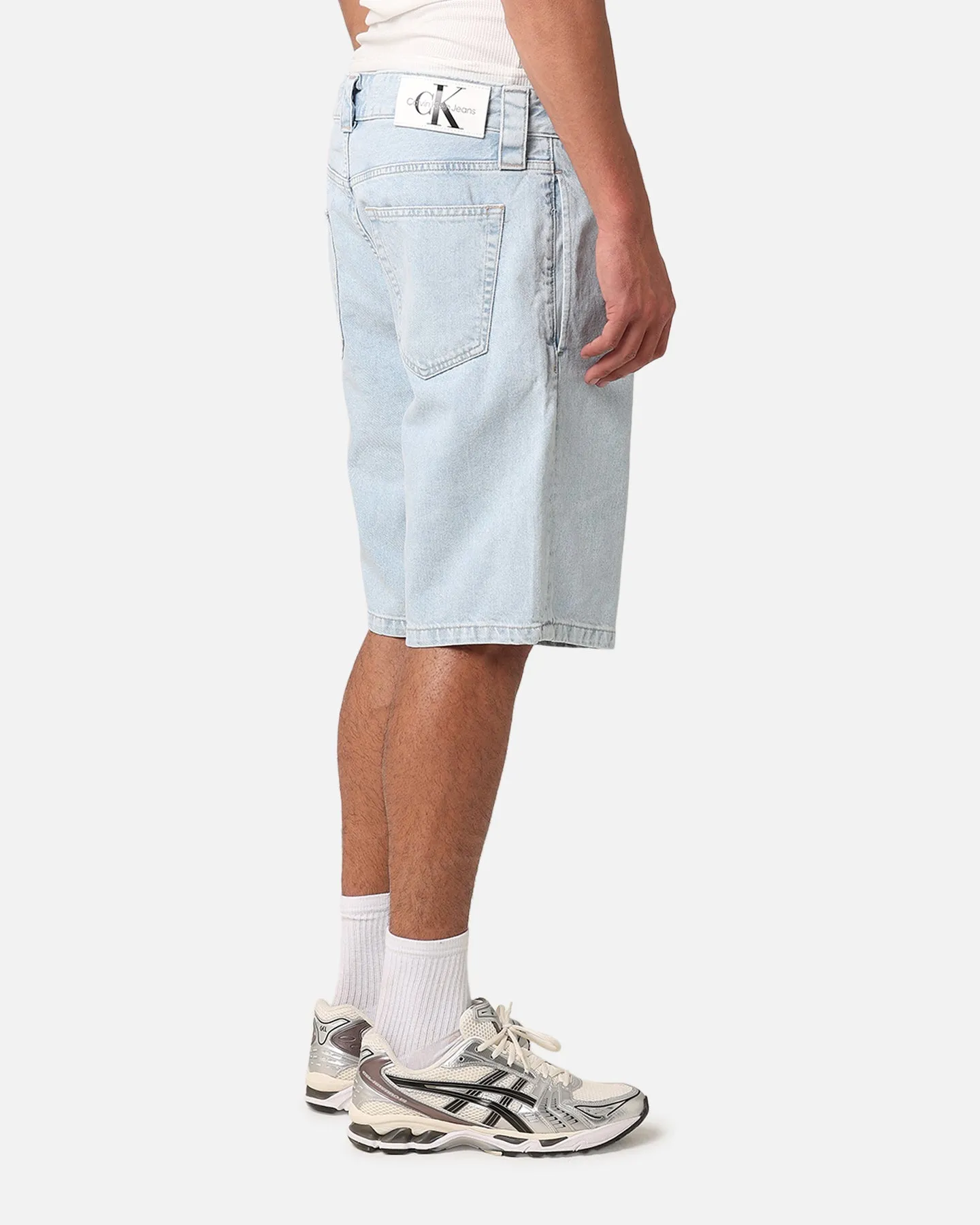 Calvin Klein 90's Loose Pleated Denim Short Light Blue