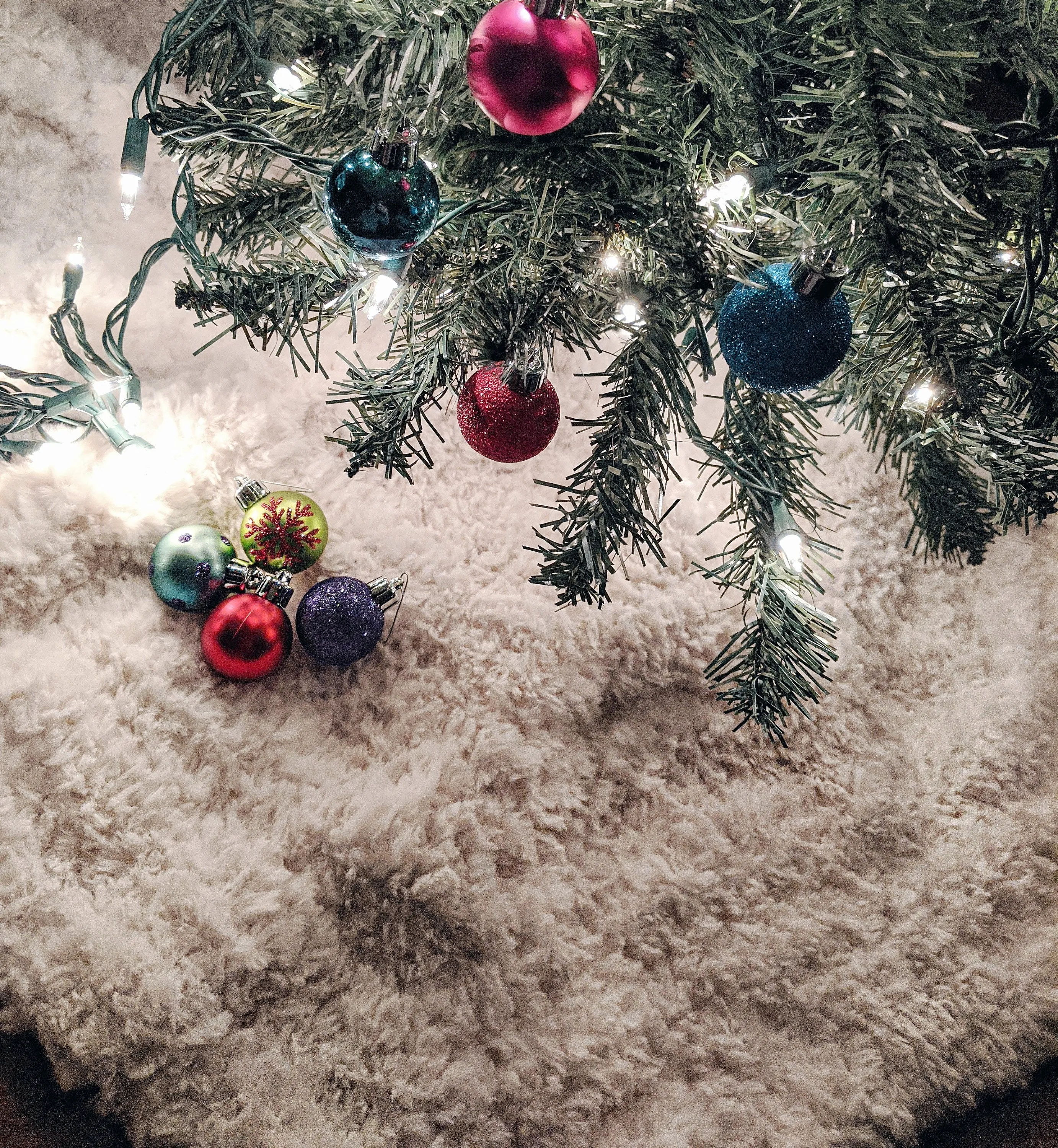 Faux Fur Tree Skirt Crochet Pattern PDF