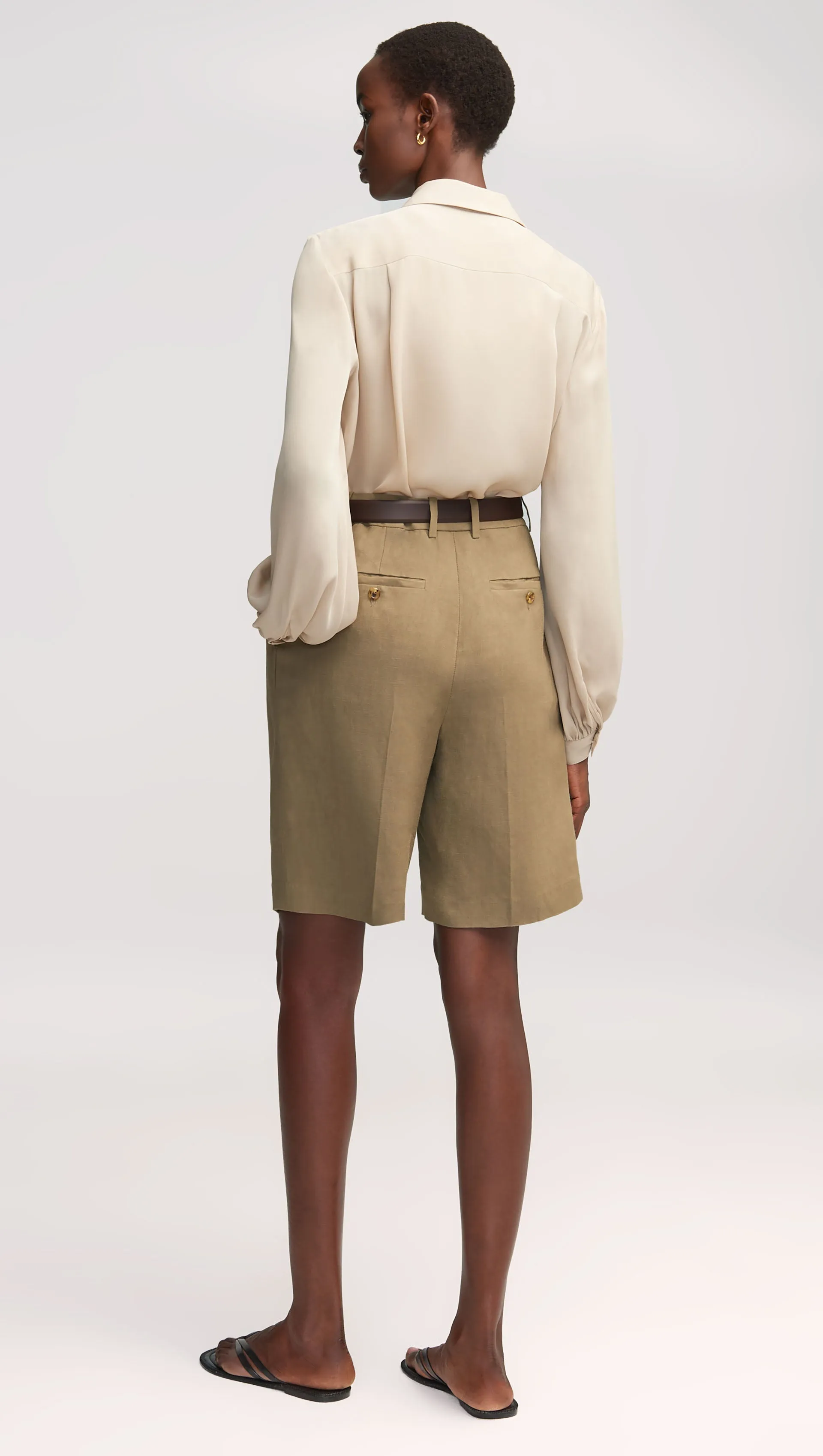 Pleated Shorts in Viscose-Linen Twill | Khaki Green