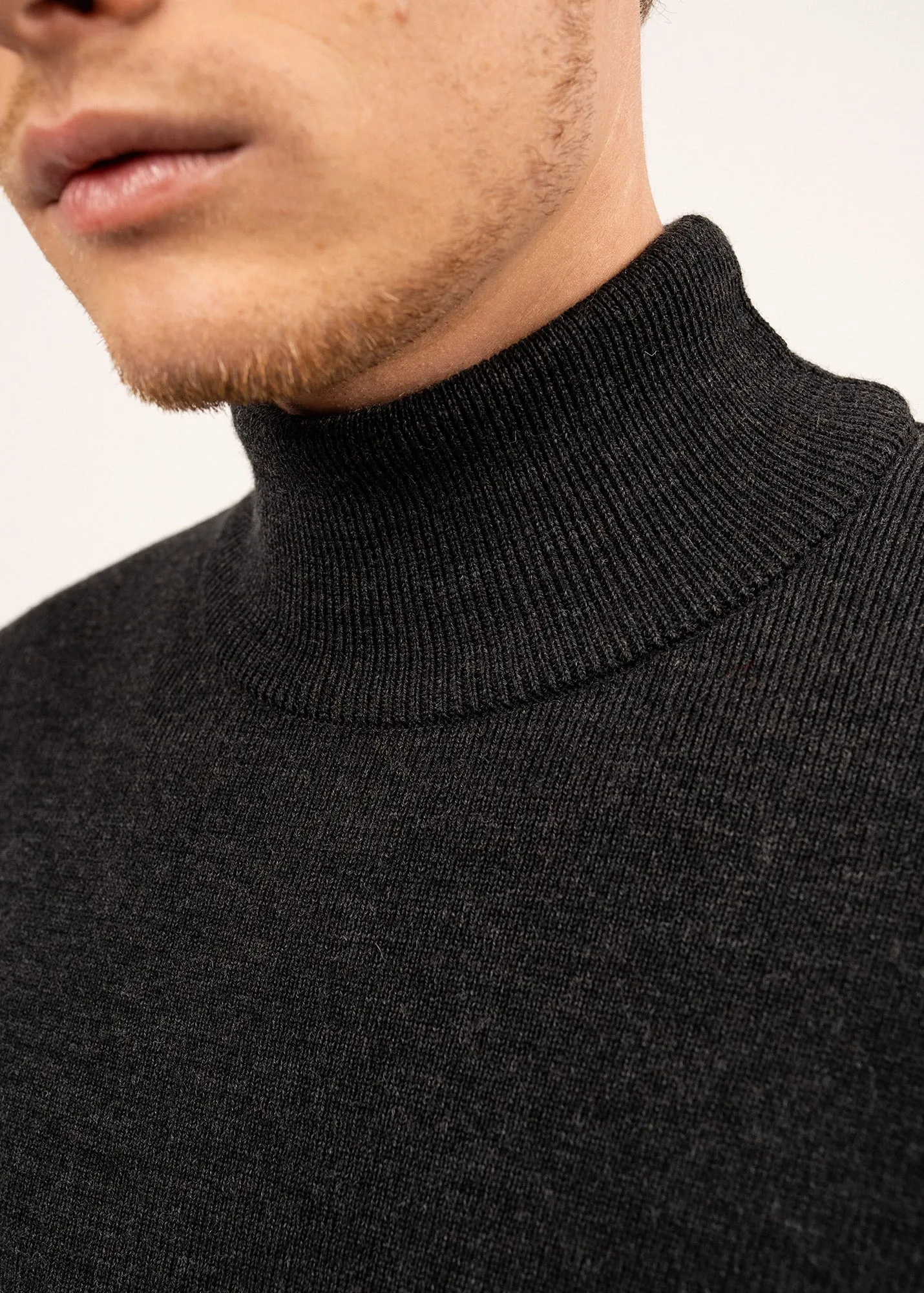 Tarbes high neck jumper - in soft wool (ANTHRACITE)